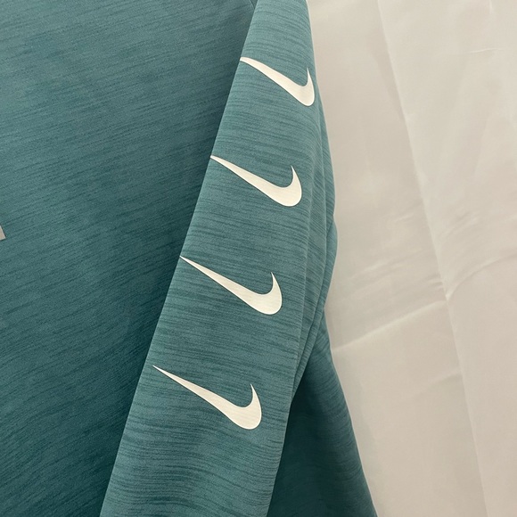 NIKE- Women’s Dry-fit Running Jacket #32 - Picture 4 of 5